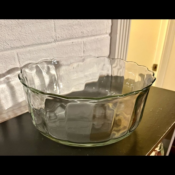 Anchor Hocking Dining Anchor Hocking Serving Salad Trifle Bowl Glass Wscalloped Edge Poshmark